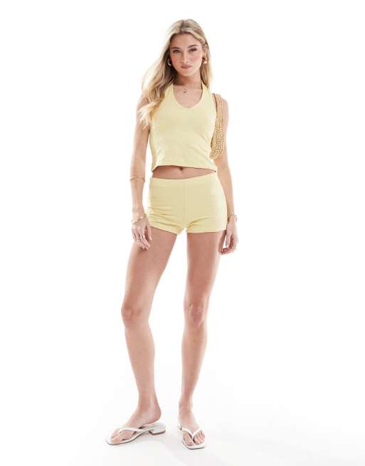 ASOS DESIGN – Gula, blommig hotpants för stranden, del av set