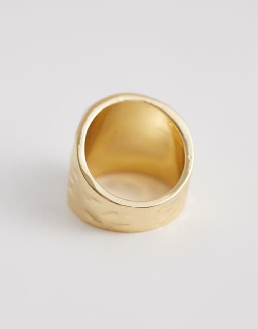 ASOS DESIGN – Guldfärgad, bred ring med grön sten, 3 av 3