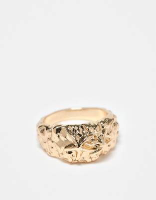 ASOS DESIGN – Guldfärgad ring med smält struktur och havsinspirerad design - view 1