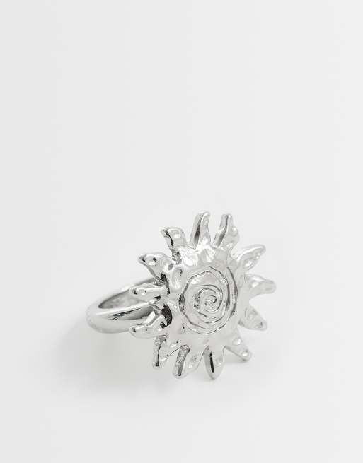 ASOS DESIGN – Guldfärgad ring med soldesign, 3 av 3