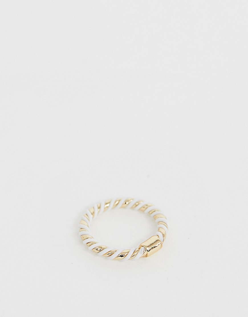 ASOS DESIGN – Guldfärgad ring med vriden design och vita och guldiga partier