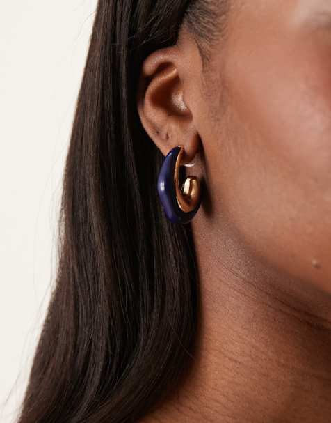 ASOS DESIGN – Guldfärgade creoler med böjd design och blå hartsdetaljer - view 1