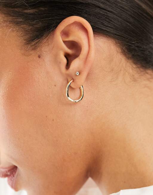 ASOS DESIGN – Guldfärgade creoler med smal gångjärnsdesign, 2 av 4