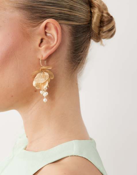 ASOS DESIGN – Guldfärgade creoler med ståltrådsblommor och fuskpärlor - view 1