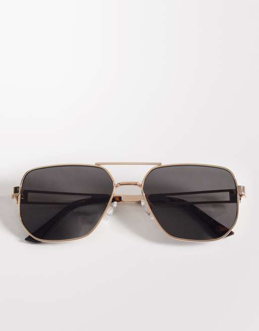 ASOS DESIGN – Guldfärgade pilotsolglasögon i metall med röktonade glas, 3 av 3