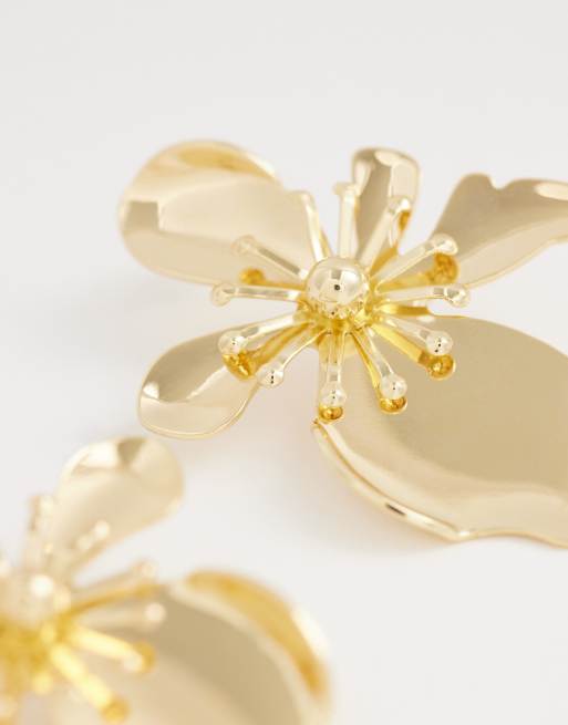 ASOS DESIGN – Guldfärgade stiftörhängen med blomdesign, 2 av 4