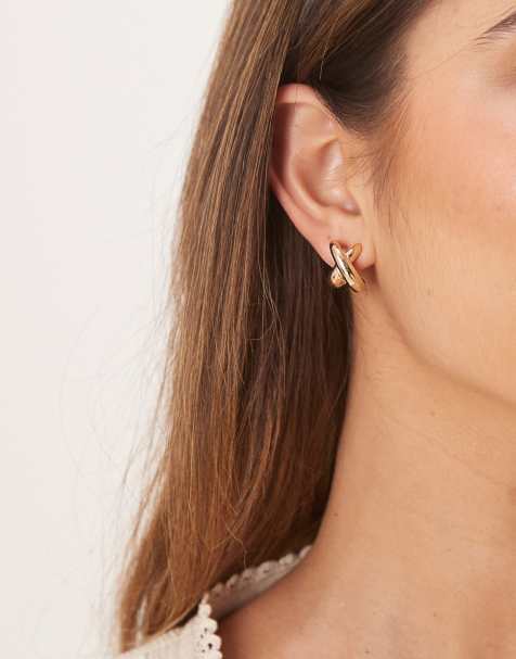 ASOS DESIGN – Guldfärgade stiftörhängen med knuten design - view 1