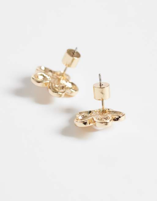 ASOS DESIGN – Guldfärgade stiftörhängen med små blommor och pärlimitationer, 3 av 4