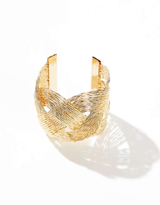 ASOS DESIGN – Guldfärgat cuff-armband med vågig struktur av inflätade metalltrådar, 2 av 4