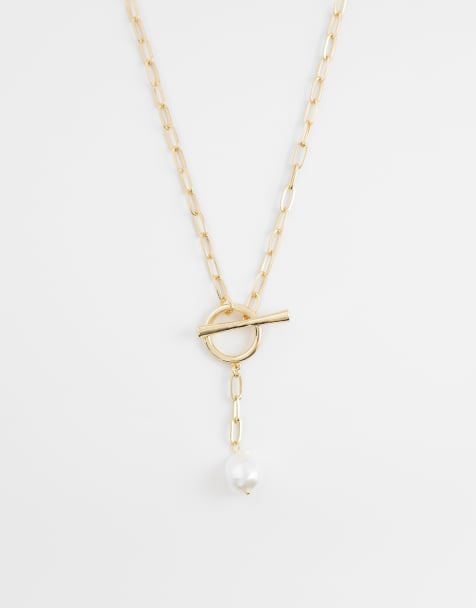 ASOS DESIGN – Guldfärgat, långt halsband i lariatkedja med t-stav och fuskpärla - view 1
