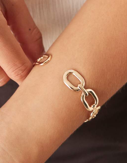 ASOS DESIGN – Guldfärgat, stelt armband med fyrkantiga kedjelänkar, 3 av 3