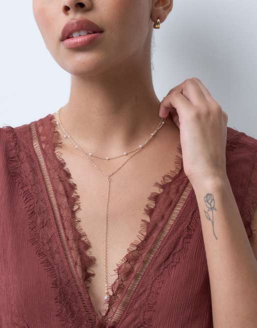 ASOS DESIGN – Guldfärgat, tunt lariat-halsband med fuskpärlor, 2 av 4