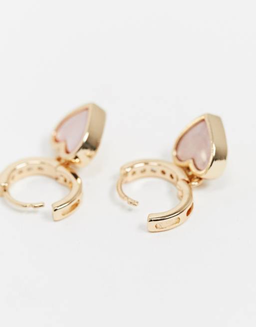 ASOS DESIGN - Guldfarvede krystal-hoop-øreringe med pink hjertevedhæng, 4 af 4