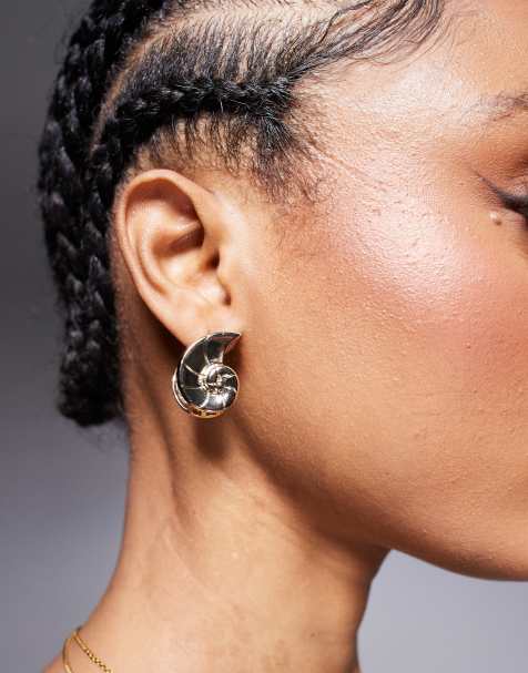 ASOS DESIGN - Guldfarvede ørestikkere med muslingeform - view 1