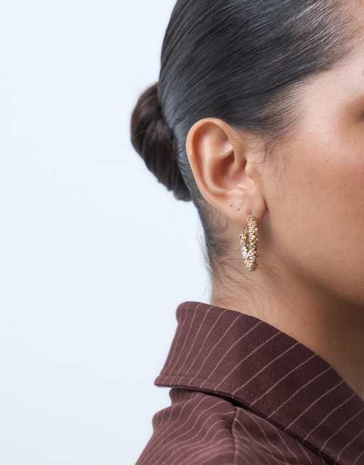 ASOS DESIGN - Guldfarvede små hoop-øreringe med perledesign, 2 af 4