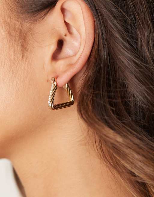 ASOS DESIGN - Guldfarvede trekantede hoop-øreringe med snoet detalje, 2 af 3