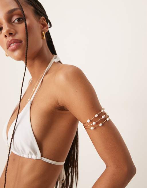 ASOS DESIGN - Guldfarvet armbånd med imiteret perledesign i flere rækker