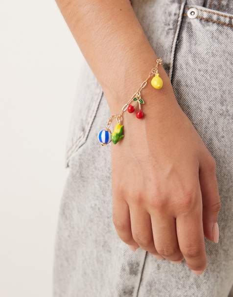 ASOS DESIGN - Guldfarvet armbånd med paperclipskæde og frugt- og grøntsagsvedhæng - view 1