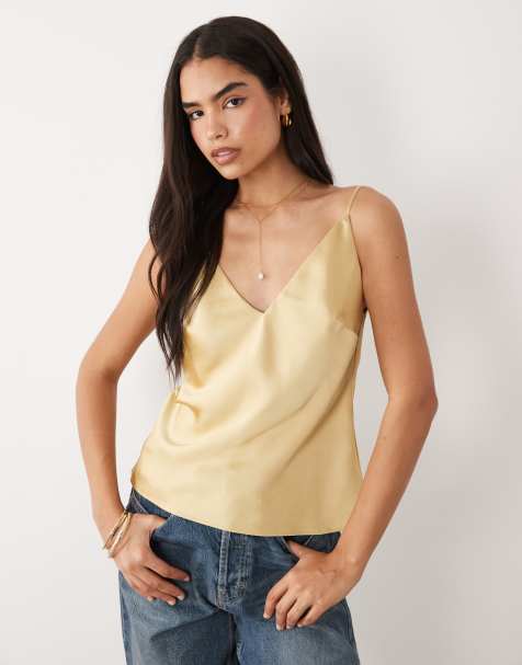 ASOS DESIGN - Guldfarvet cami-top i satin med V-hals - view 1