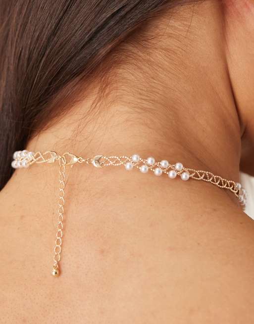 ASOS DESIGN - Guldfarvet choker-halskæde i ståltråd med imiterede perler, 2 af 3
