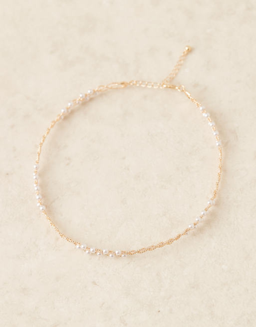 ASOS DESIGN - Guldfarvet choker-halskæde i ståltråd med imiterede perler, 3 af 3