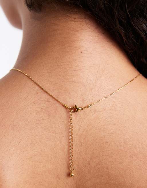 ASOS DESIGN - Guldfarvet halskæde i rustfrit stål med kubisk zirkon- og hjertevedhæng, 3 af 3