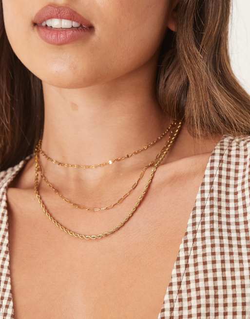 ASOS DESIGN - Guldfarvet halskæde med tre kæder i vandtæt rustfrit stål