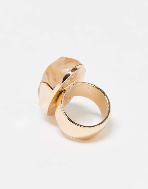 ASOS DESIGN - Guldfarvet ring med oversized harpikssten, 3 af 3