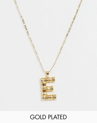 ASOS DESIGN – Guldpläterat halsband med texturerat hängsmycke med initialen E i vintagestil