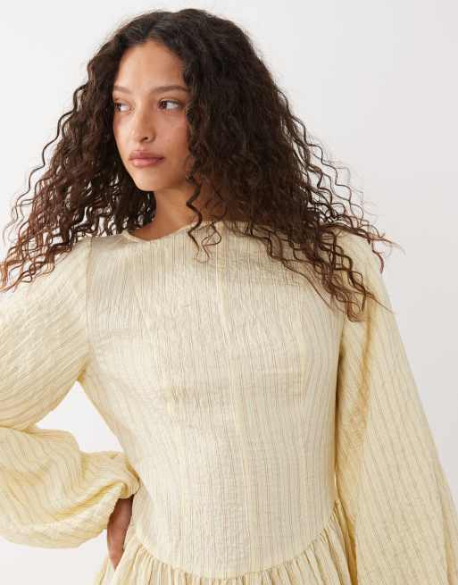 ASOS DESIGN – Gulrandig maxiklänning i poplin med asymmetrisk midja och volymärmar, 4 av 4