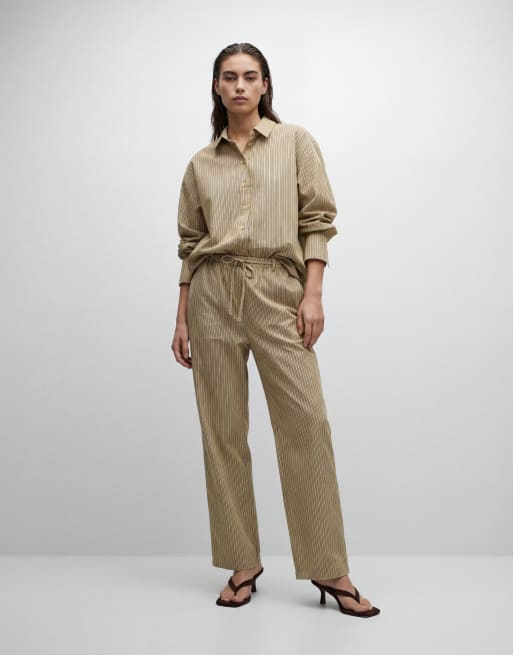 ASOS DESIGN – Gulrandiga shorts i dra på-modell, 9 av 11