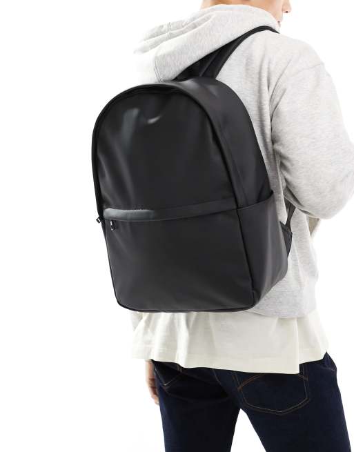 ASOS DESIGN Gummierter Rucksack in Schwarz