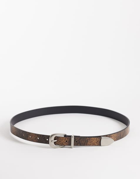 ASOS DESIGN – Gürtel aus Kunstleder in Braun mit Schlangenmuster und Struktur sowie silberfarbener Schnalle - view 1