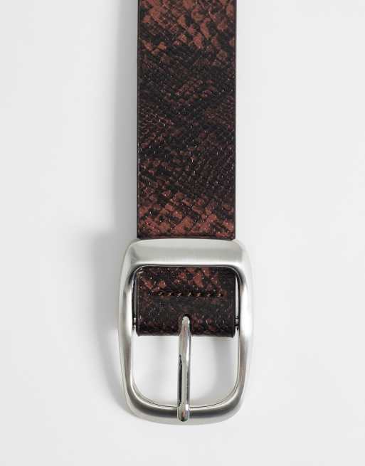 ASOS DESIGN – Gürtel mit Schlangenmuster in Braun und gebürsteter, silberfarbener Schnalle mit abgerundeten Ecken, 3 von 3