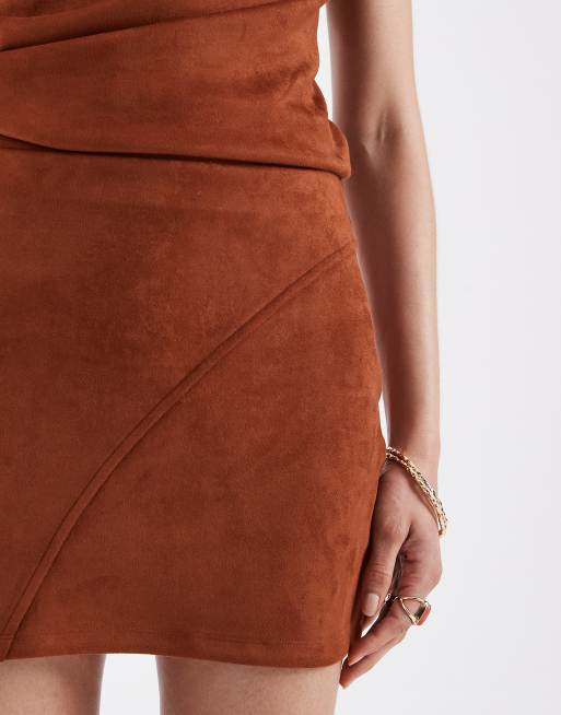 ASOS DESIGN - Gyldenbrun mininederdel i imiteret ruskind - Del af sæt, 5 af 5