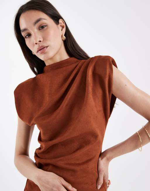 ASOS DESIGN - Gyldenbrun top med korte ærmer og åben ryg i imiteret ruskind - Del af sæt, 2 af 3