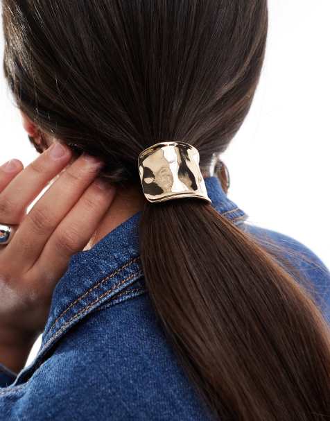 ASOS DESIGN – Haargummi mit goldfarbener Manschette in gehämmerter Optik - view 1
