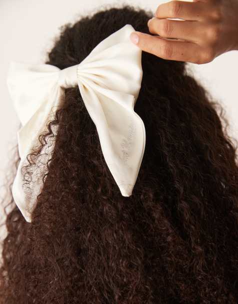 ASOS DESIGN – Haarschleife in Weiß mit aufgesticktem Just-Married-Detail - view 1