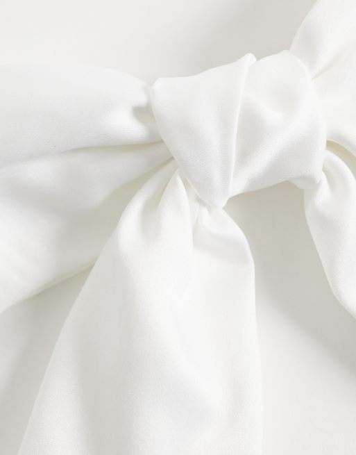 ASOS DESIGN – Haarspange mit großer Schleife aus weißem Satin, 3 von 3
