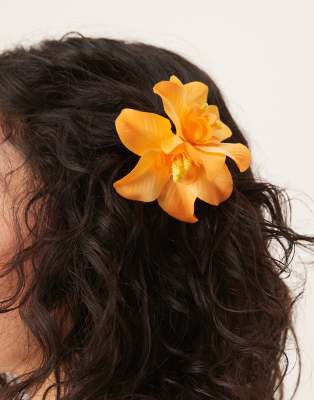 ASOS DESIGN - Haarspange mit Kunstblumen-Design in Orange