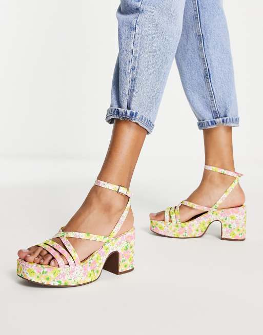 ASOS DESIGN - Hackney - Plateau-sandaler med hæl og stropper i blomstermønster