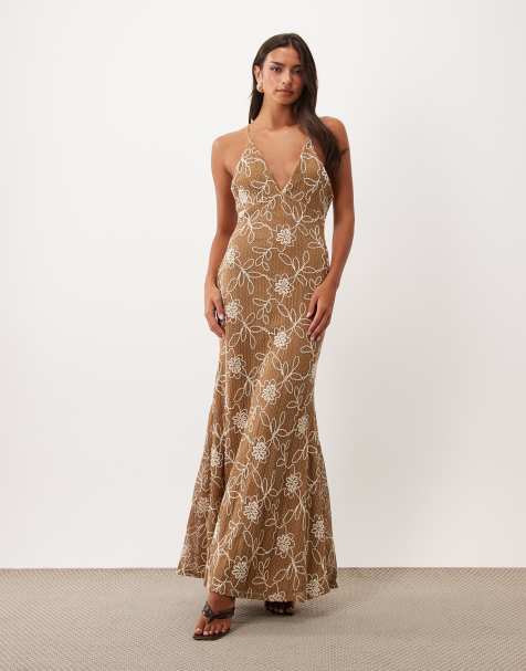 ASOS DESIGN haftowana szydełkowa sukienka maxi z wycięciami w kolorze brązowym - view 1