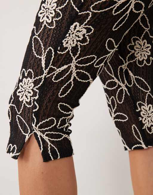 ASOS DESIGN haftowane szydełkowe spodnie capri w kolorze mono, 3 z 5
