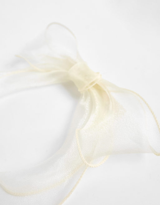 ASOS DESIGN hair bow in cream organza, 3 of 4