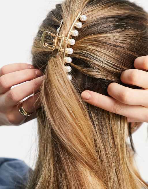 ASOS DESIGN hair claw clip with faux pearls in gold tone, 4 of 4