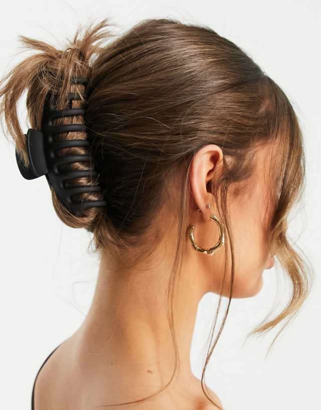 ASOS DESIGN hair clip claw in black