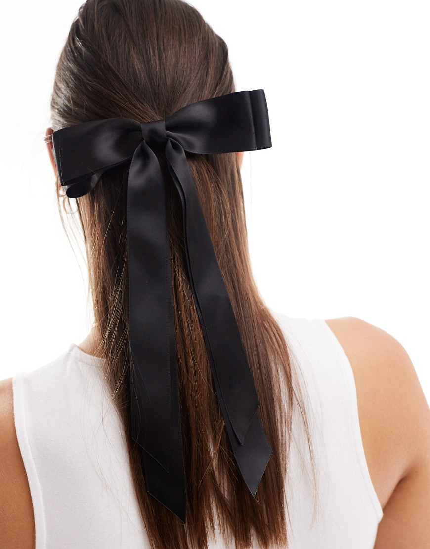hair clip with bow detail in black