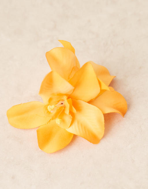 ASOS DESIGN hair clip with faux flower design in orange, 2 of 3