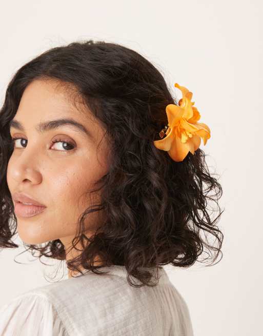 ASOS DESIGN hair clip with faux flower design in orange, 3 of 3