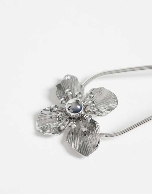 ASOS DESIGN hair pin with flower design in silver tone, 2 of 3
